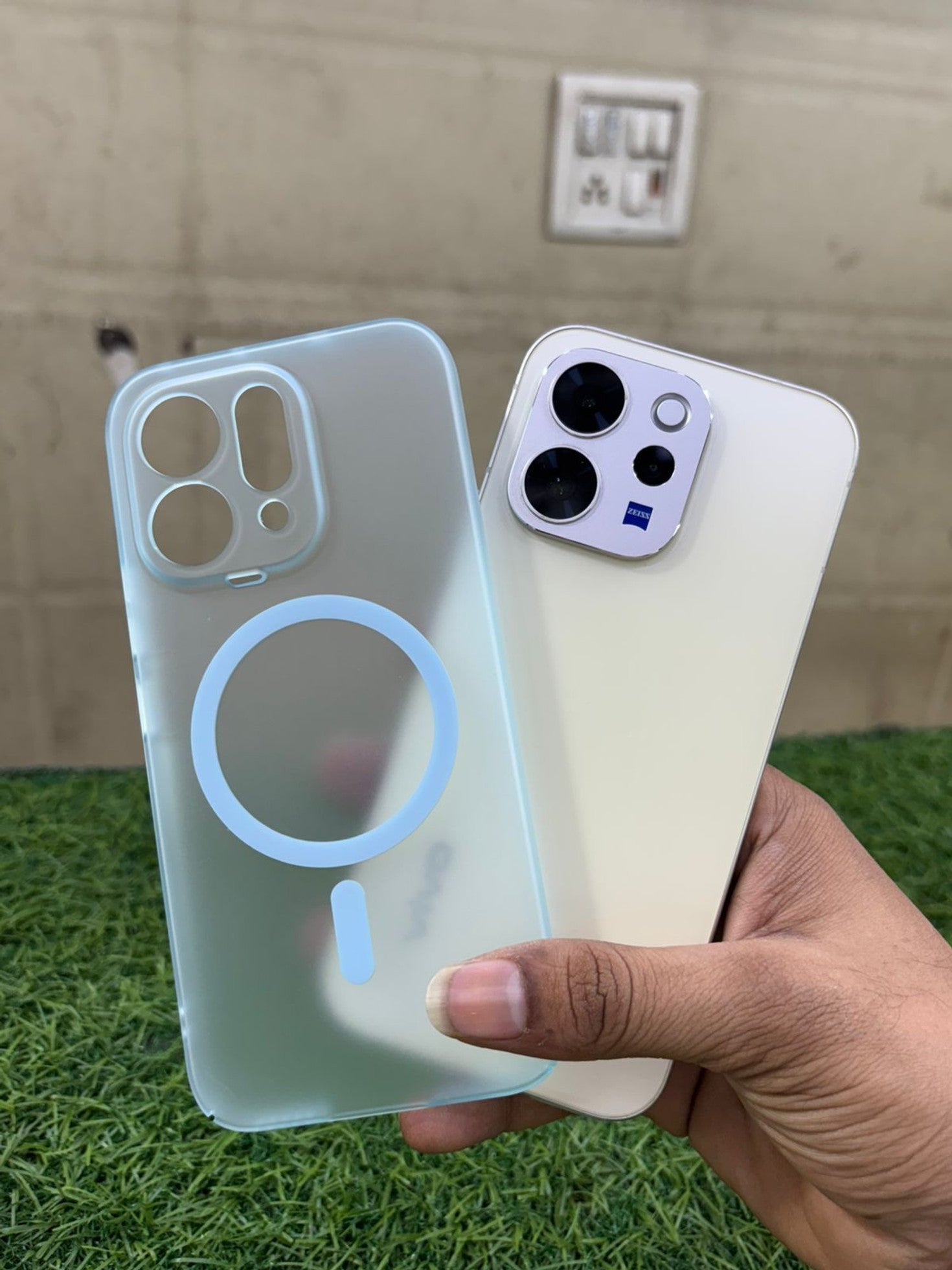 Anty Yellow Hard MagSafe back cover for Vivo V70